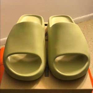Yeezy Slide (Resin)